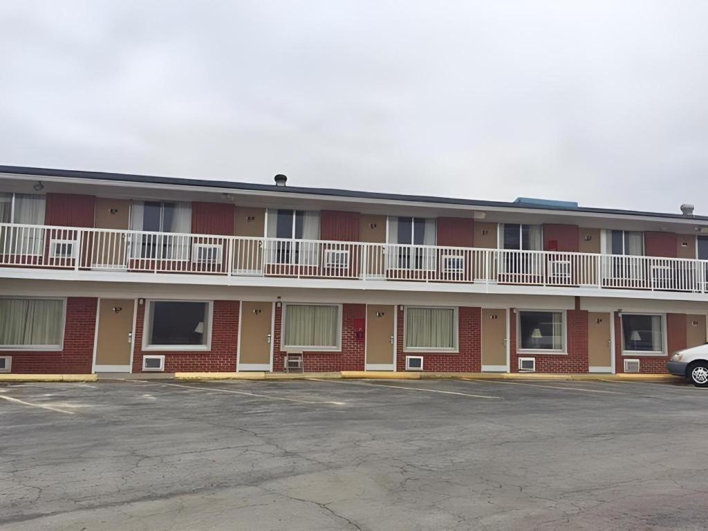 Americas Best Value Inn & Suites Macon At Sunset Dr Exterior foto
